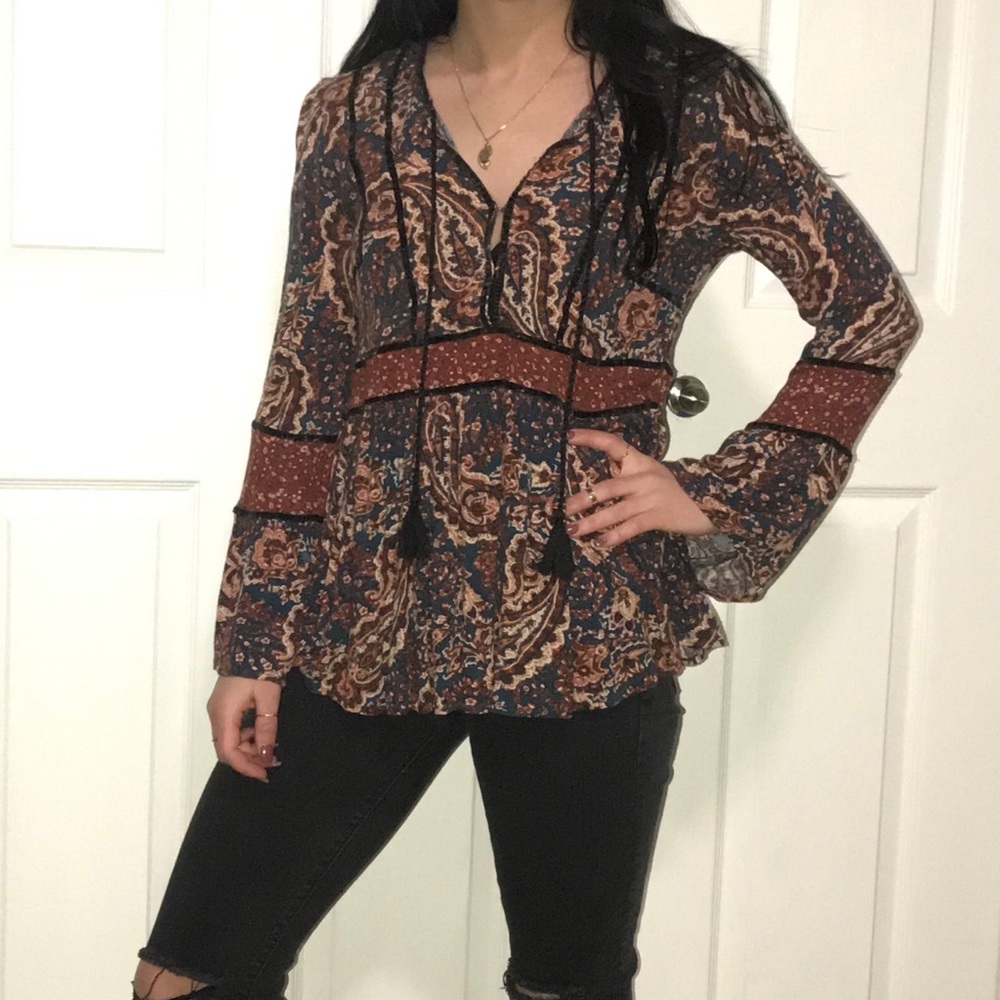 Bell sleeved shirt